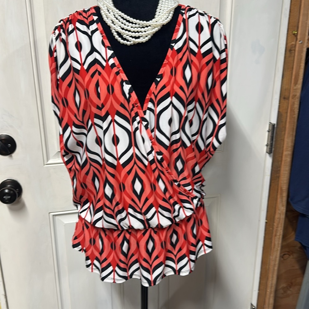 XXL reds, black and white short sleeve crossover, cinched waist and sleeve top